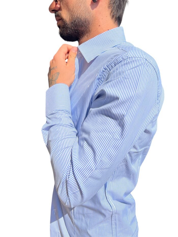 CAMICIA UOMO SLIM FIT A RIGHE BIANCHE E AZZURRE